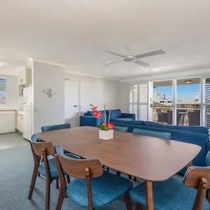 https://kokomo-unit-10-kings-beach-qld.queenslandhotels.net